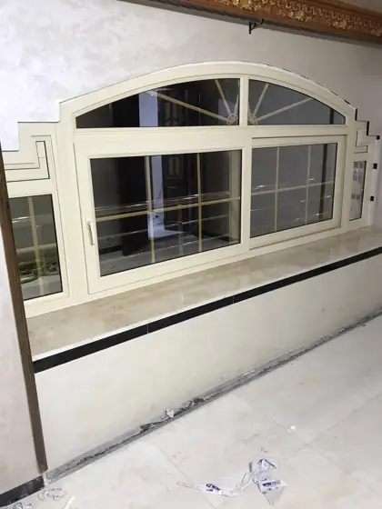 شباك UPVC مقوّس